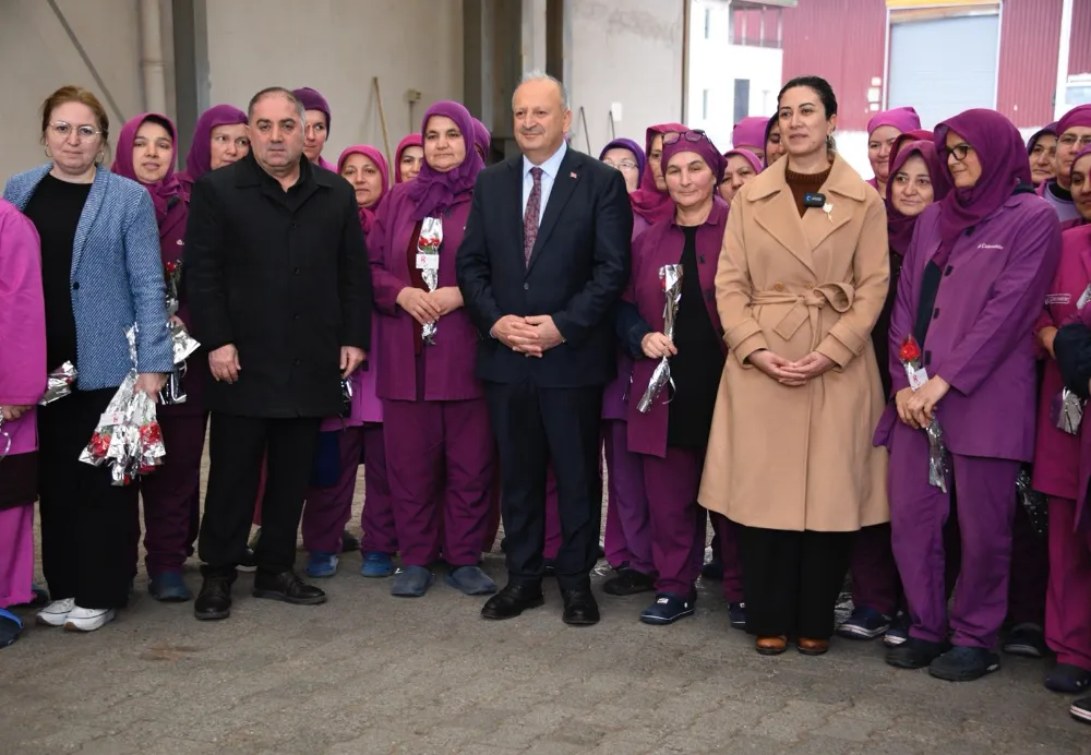 BAŞKAN TAVLI KADINLAR GÜNÜNÜ KUTLADI