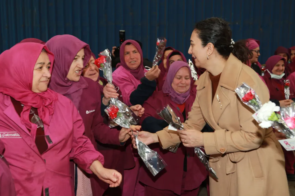 BAŞKAN TAVLI KADINLAR GÜNÜNÜ KUTLADI