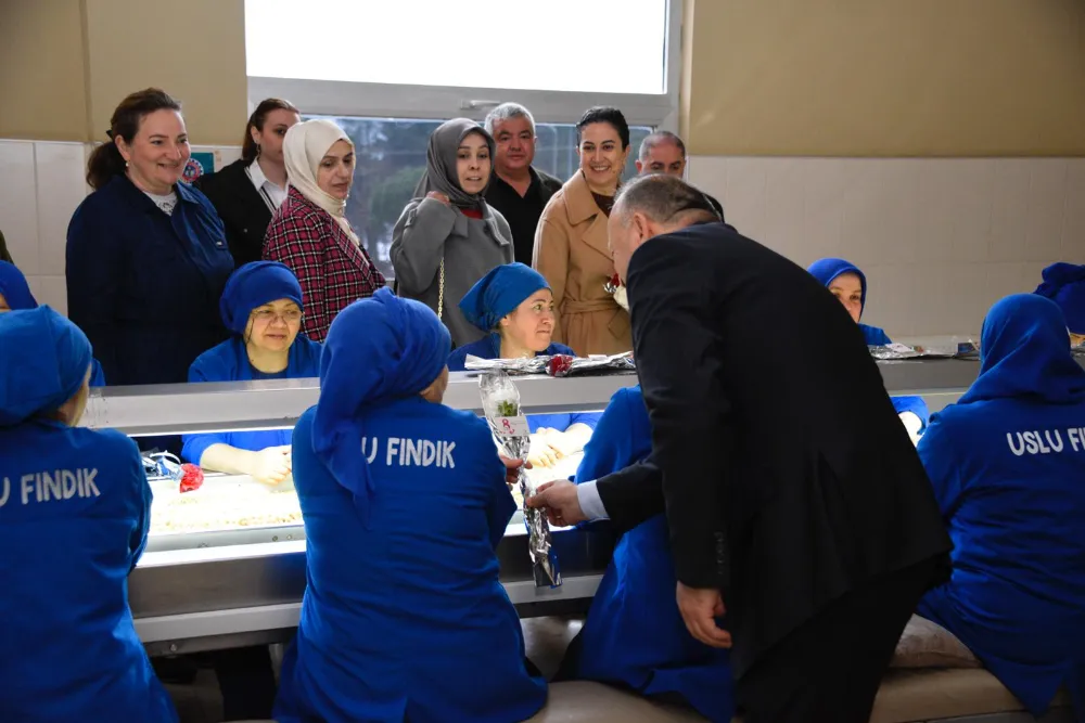 BAŞKAN TAVLI KADINLAR GÜNÜNÜ KUTLADI