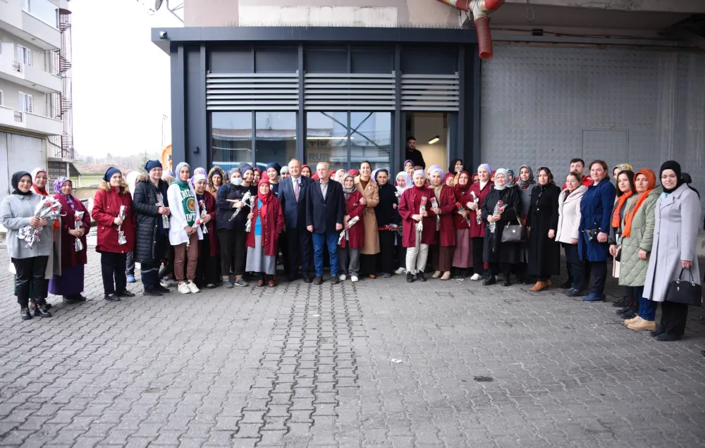 BAŞKAN TAVLI KADINLAR GÜNÜNÜ KUTLADI