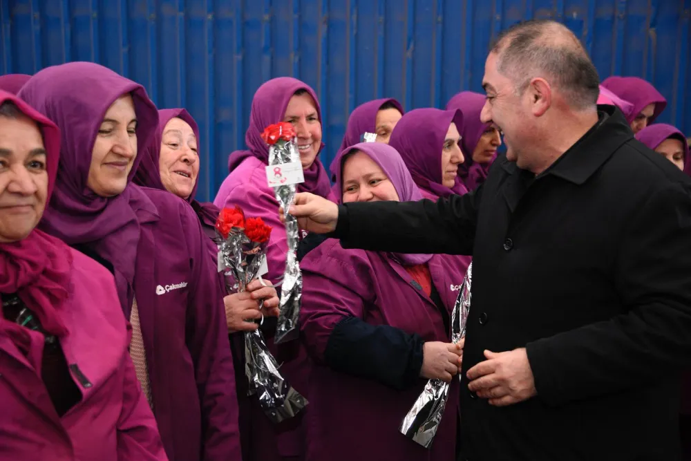 BAŞKAN TAVLI KADINLAR GÜNÜNÜ KUTLADI