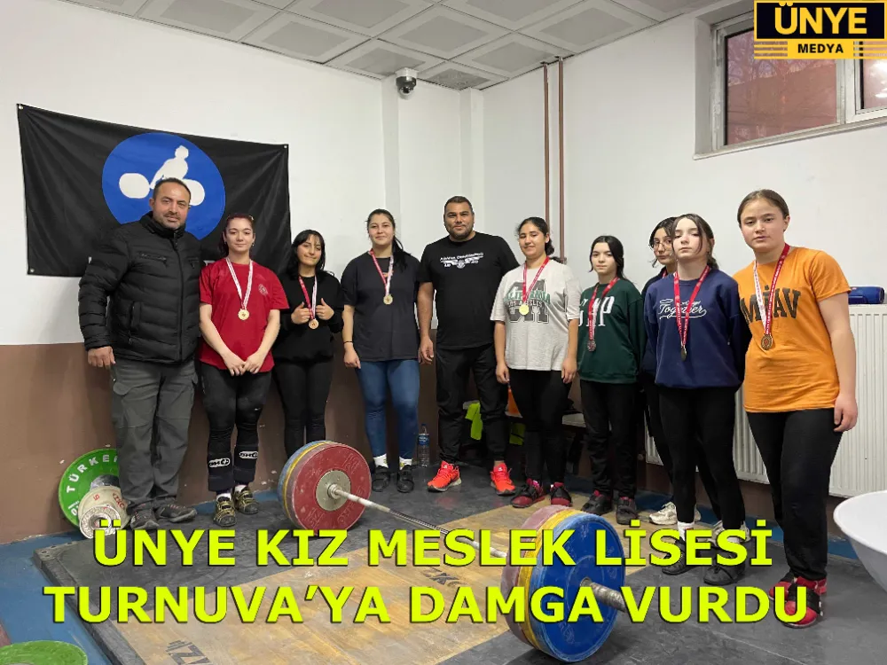 ÜNYE KIZ MESLEK LİSESİ TURNUVA’YA DAMGA VURDU