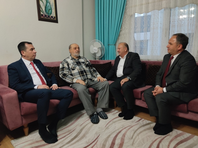 BAŞKAN TAVLI’DAN ÖĞRETMENLER GÜNÜ’NDE ANLAMLI ZİYARET