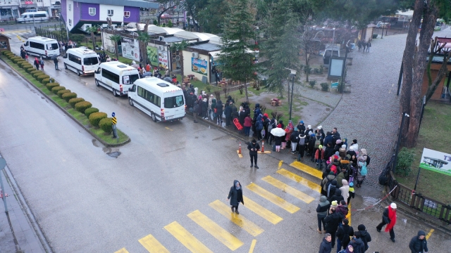 ÇAMBAŞI’NA BU SABAH 40’I AŞKIN, YARINDA 50 ARAÇLA ÜCRETSİZ SEFER DÜZENLENECEK