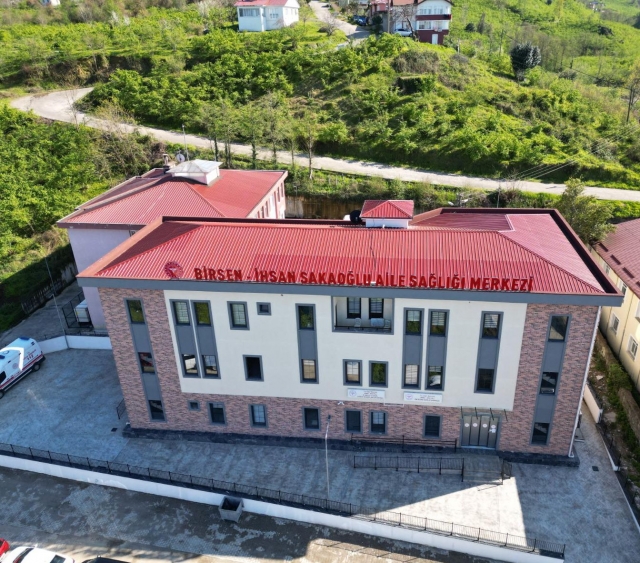 GÜLYALI İLÇEMİZDE HAYIRSEVER İŞ İNSANI TARAFINDAN YAPTIRILAN SAĞLIK HİZMETLERİ BİNASI AÇILDI