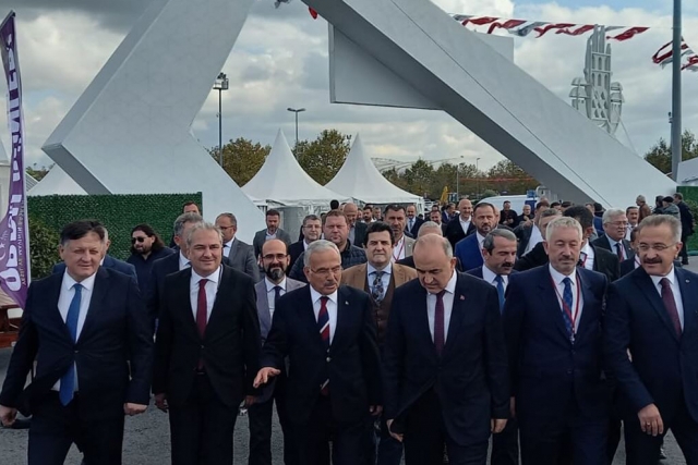 KARAGÖZ ORDU GÜNLERİNDE HEMŞERİLERİ İLE BİR ARADA OLDU