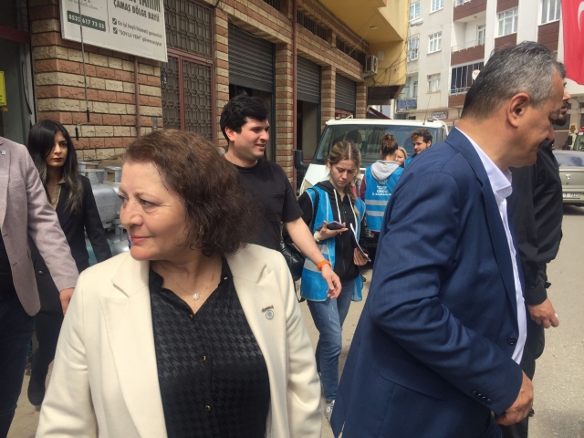 ÖZDEMİR’E ÇAMAŞ’TA YOĞUN İLGİ