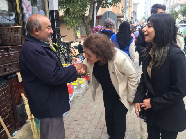 ÖZDEMİR’E ÇAMAŞ’TA YOĞUN İLGİ