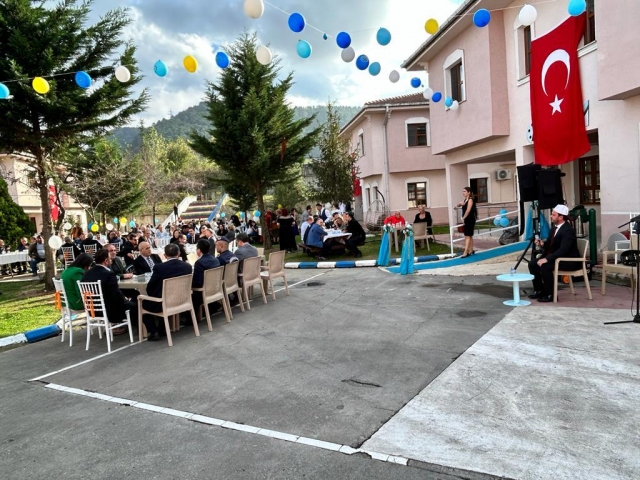 ÜNYE SABANCI ÇOCUK EVLERİ SİTESİNDE KALAN 11 ERKEK ÇOCUĞU İÇİN SÜNNET ŞÖLENİ YAPILDI