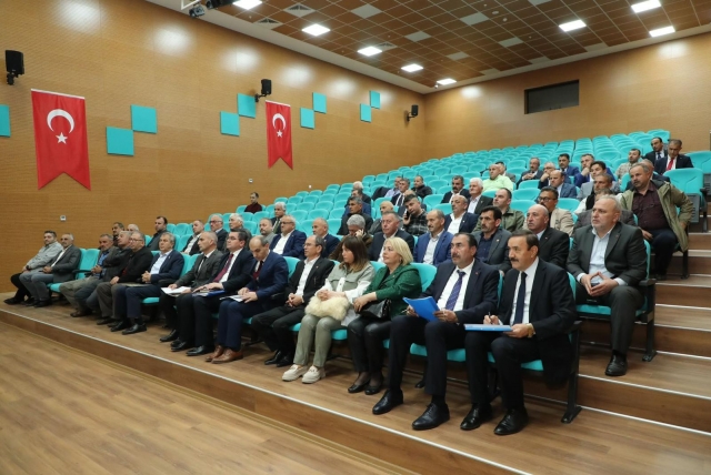 VALİ SONEL, 92 MAHALLE MUHTARLARIYLA BİR ARAYA GELDİ