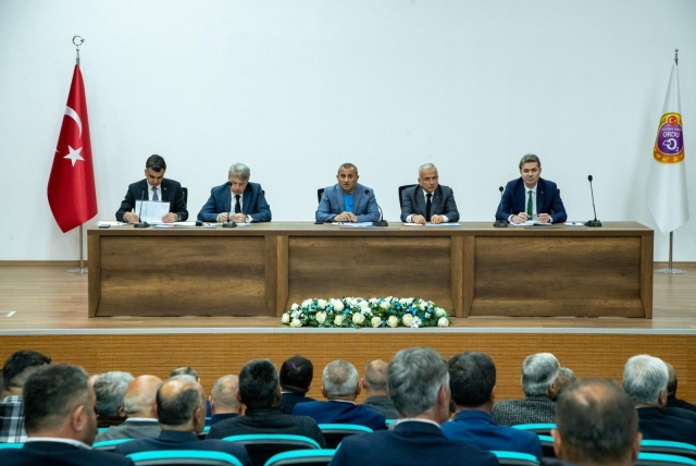 VALİ SONEL, 92 MAHALLE MUHTARLARIYLA BİR ARAYA GELDİ