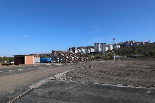 Vali Erol, Spor Tesislerinde İncelemede Bulundu